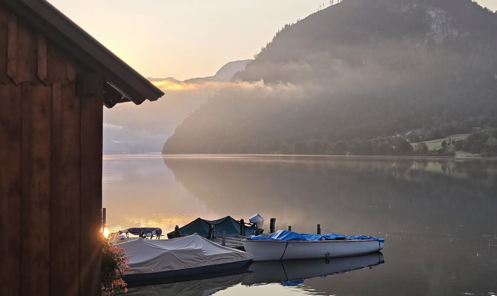 奧地利湖區晨景
